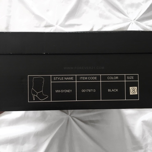 Forever 21 | Black faux suede slouchy boots - Picture 4 of 4